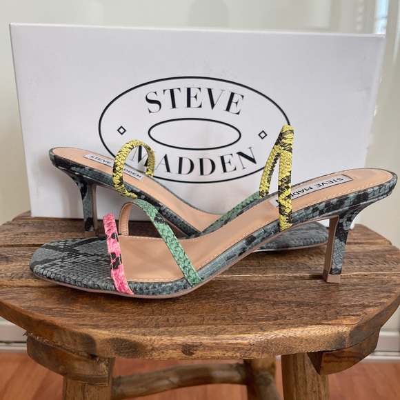 Steve Madden Loft Sandals - Size 7.5 - Multi Snake - Picture 2 of 5